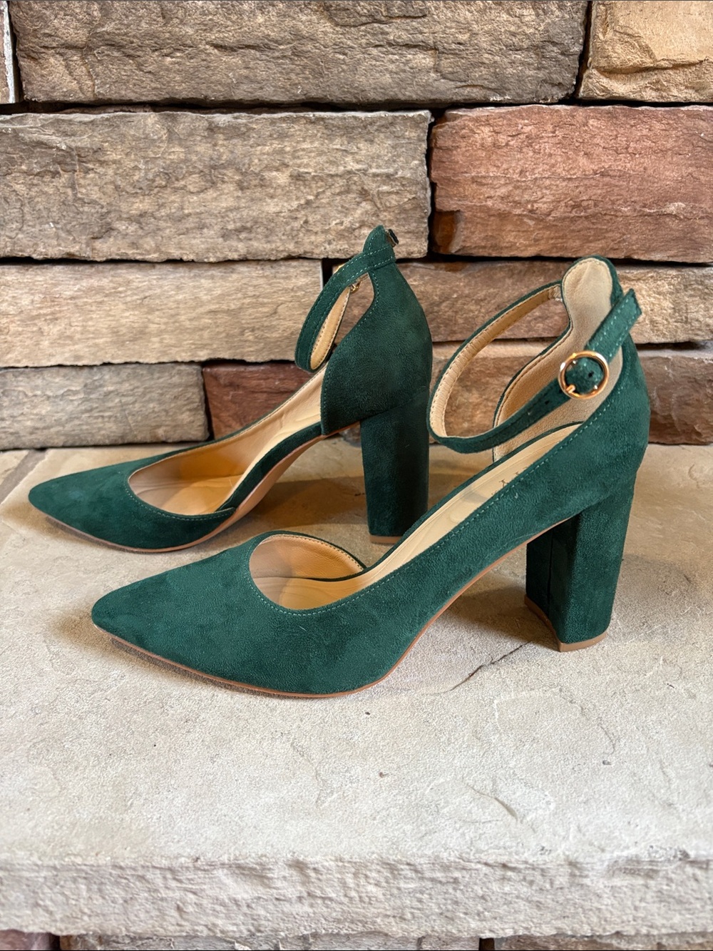 Party sz 8 emerald green suede feel block heels
